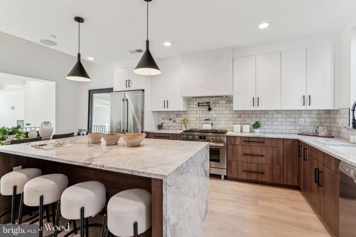 Property Photo:  950 N 6th Street  PA 19123 