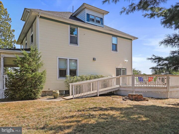 Property Photo: 1048 Fairview Drive WV 25411