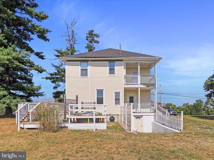 Property Photo: 1048 Fairview Drive WV 25411