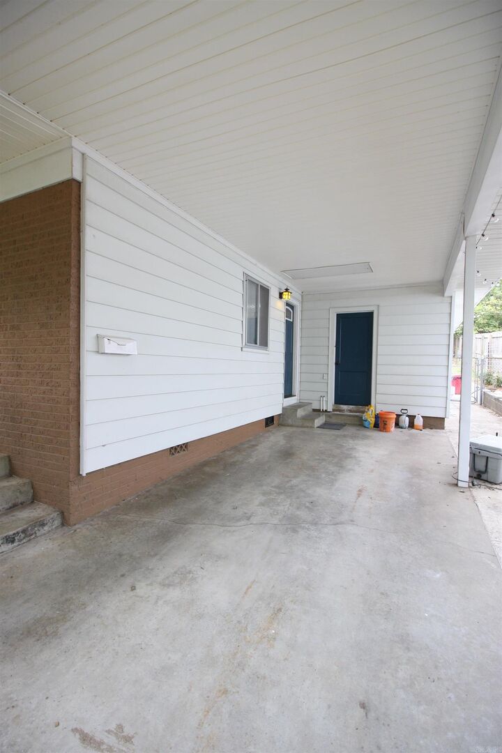 Property Photo:  130 Sheridan Road  AR 72116 