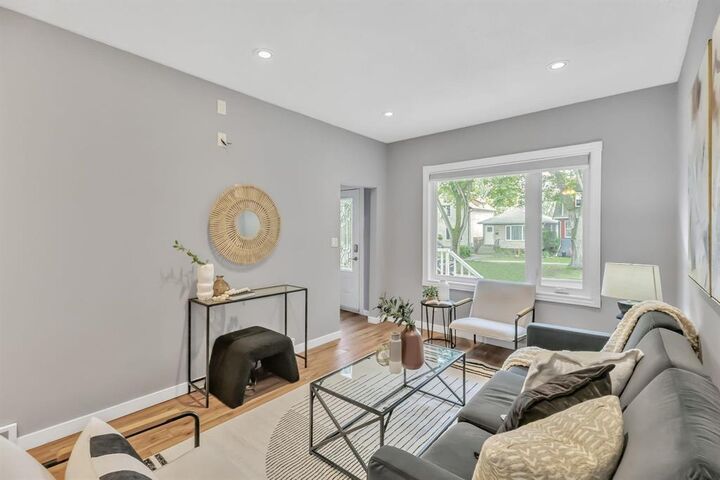Property Photo: 860 Strathcona Street MB R3G 3G2