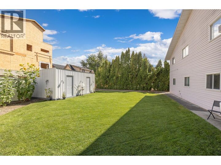 Property Photo:  922 & 926 Borden Avenue  BC V1Y 6A6 
