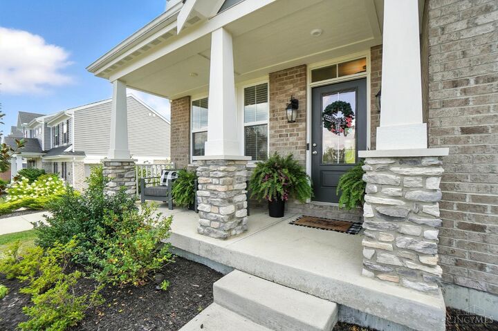 Property Photo:  2803 Buckridge Drive  OH 45233 