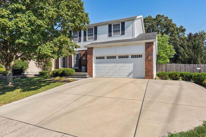Property Photo: 5318 Whispering Oak Boulevard OH 43026