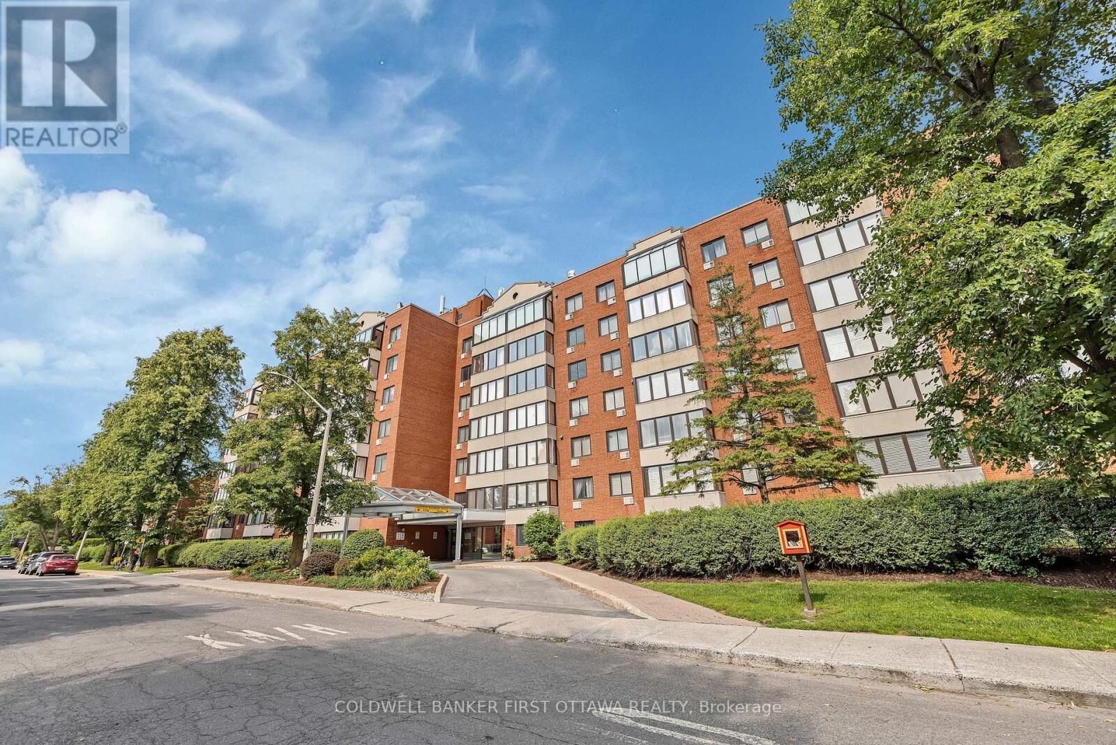 Property Photo:  225 Alvin Road 111  ON K1K 4H6 