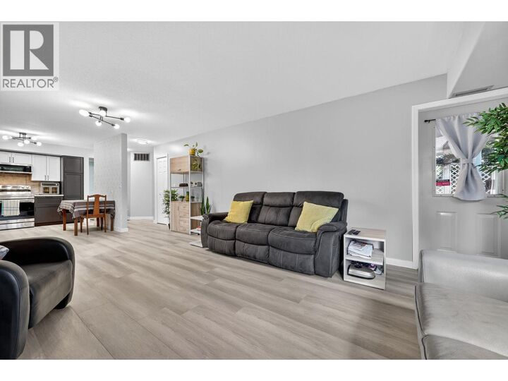 Photo de la propriété:  3115 De Montreuil Court 105  BC V1W 3W1 