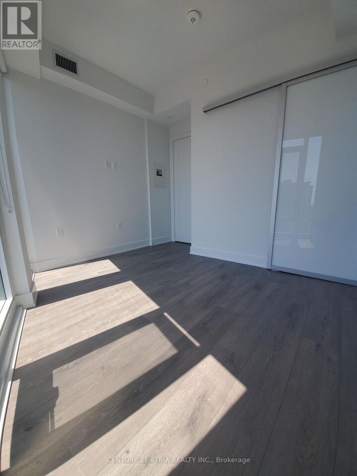Property Photo:  575 Bloor Street East 2108  ON M4W 0B2 