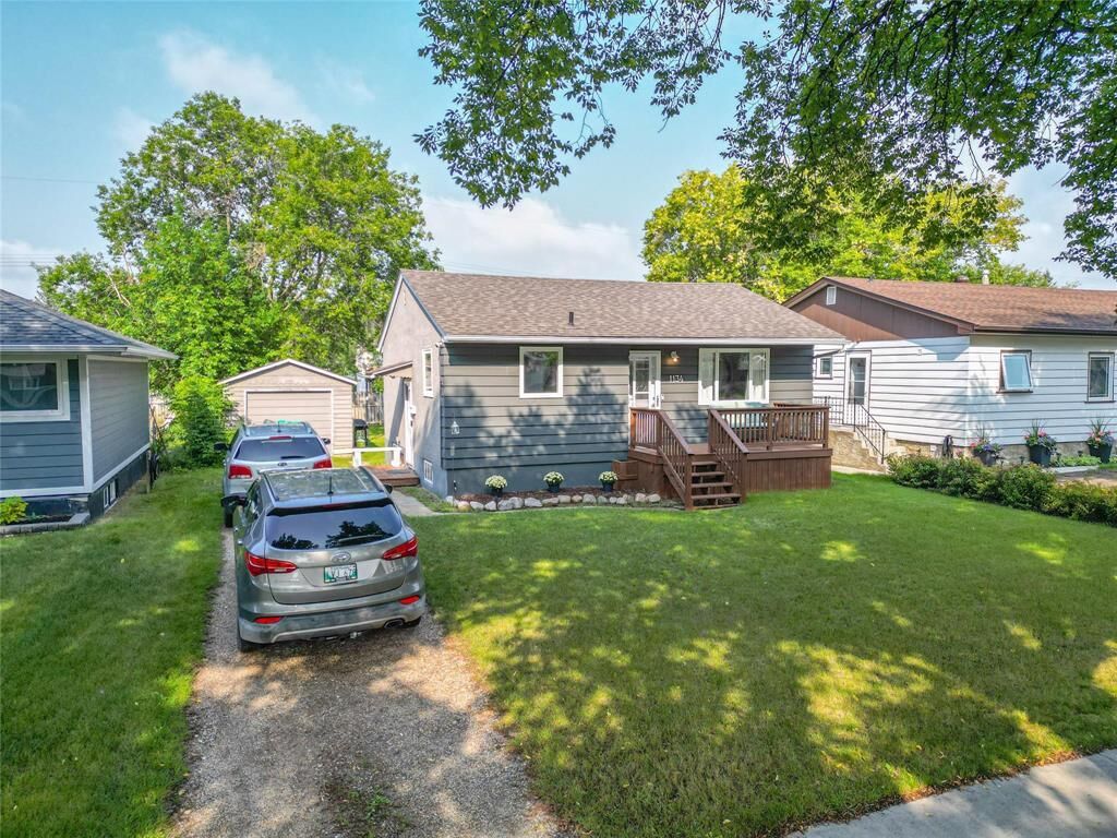 Property Photo:  1134 Dennis Street  MB R7A 5G5 