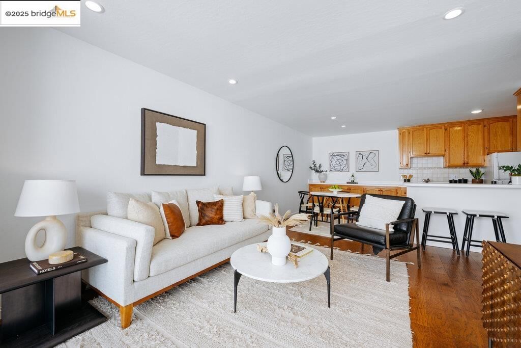 Property Photo: 250 Whitmore St 205 CA 94611