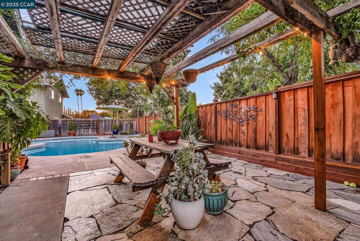 Property Photo:  5465 Preston Ct  CA 94521 