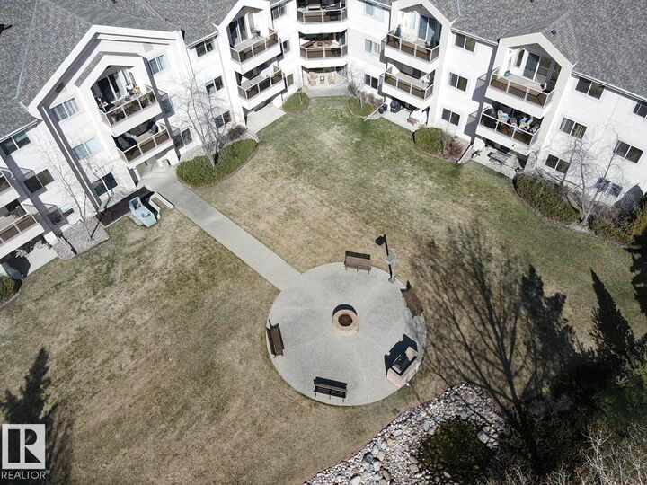 Photo de la propriété:  6623 172 Street NW  AB T5T 6J2 