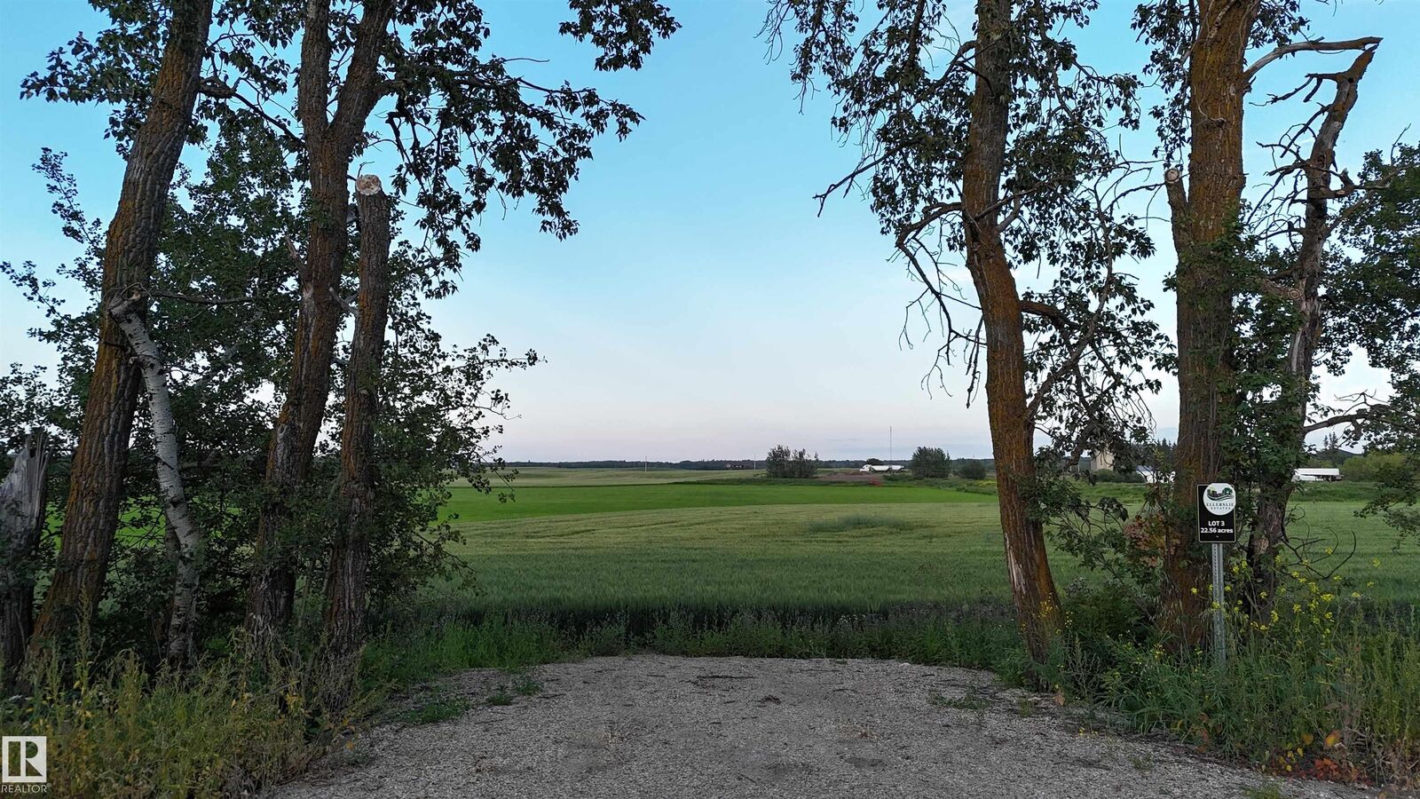 Property Photo:  51411 RR 233  AB T8B 1L1 