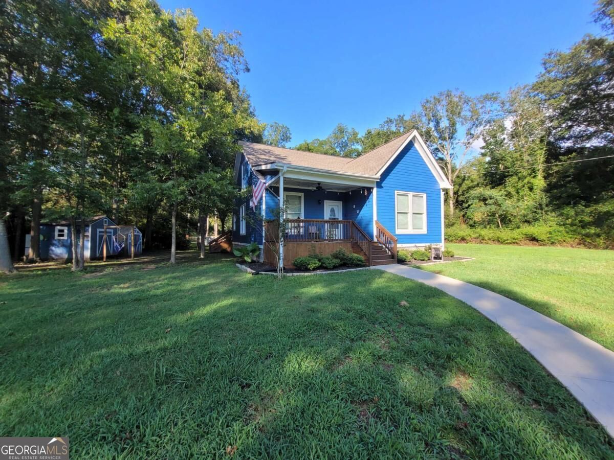 Property Photo:  135 Peachtree Street  GA 30683 