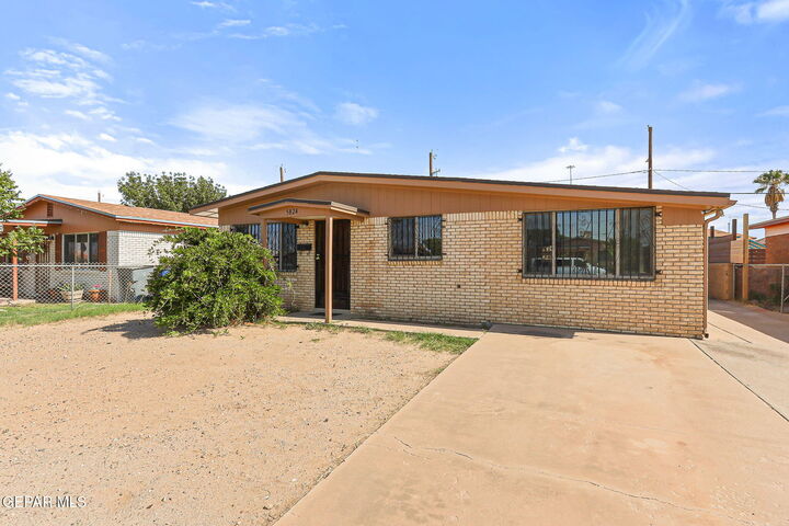 5824 Mainzer Avenue  El Paso TX 79905 photo