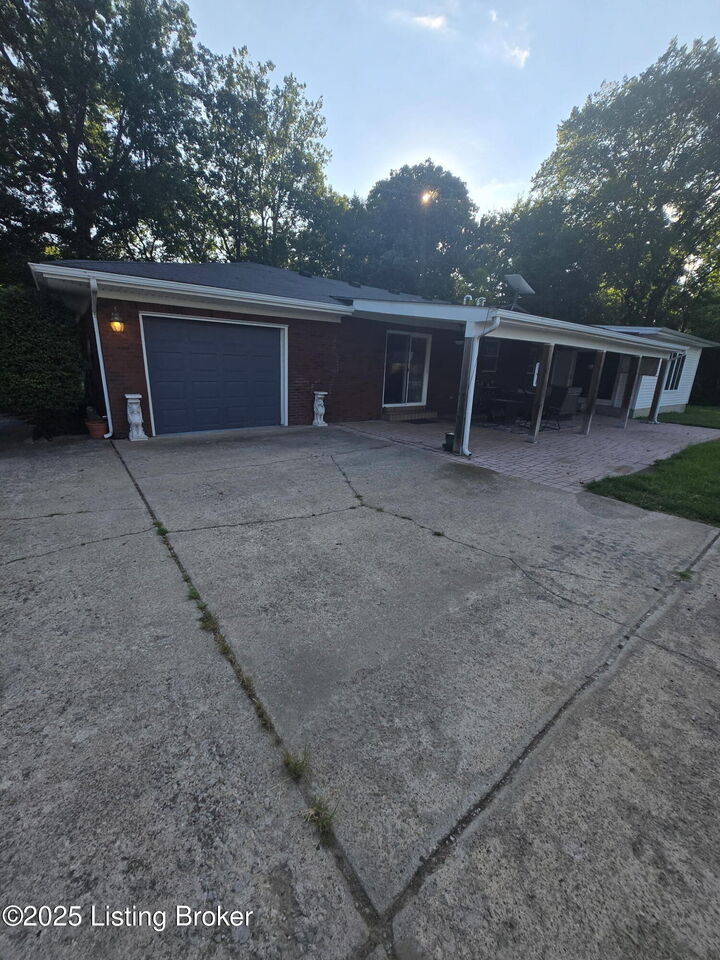 Property Photo: 1015 Mt Holly Rd KY 40118