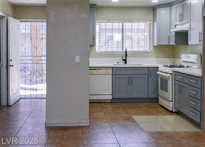 Property Photo:  895 Flagstone Way  NV 89110 