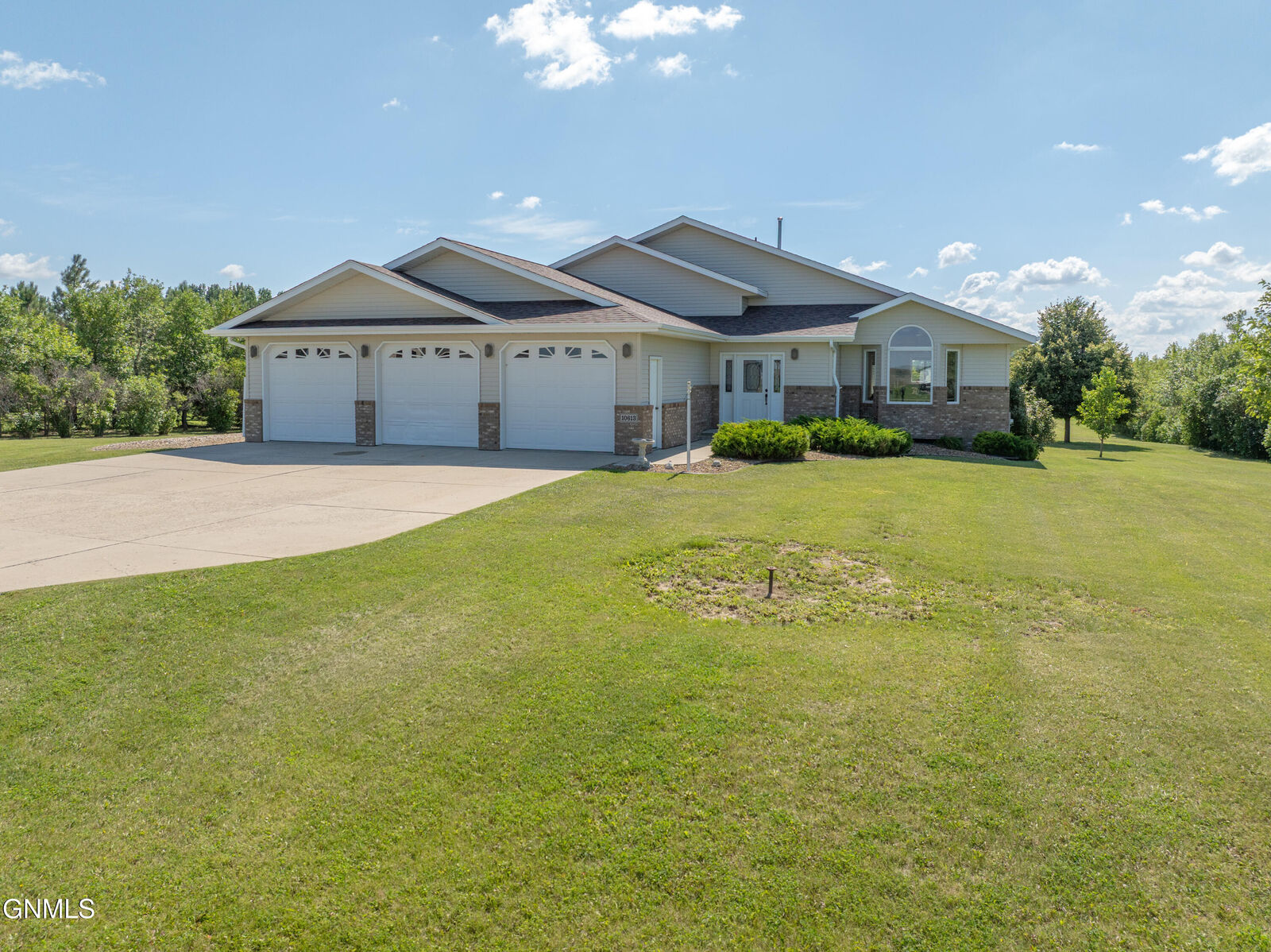 Property Photo:  10613 Rose Drive  ND 58503 