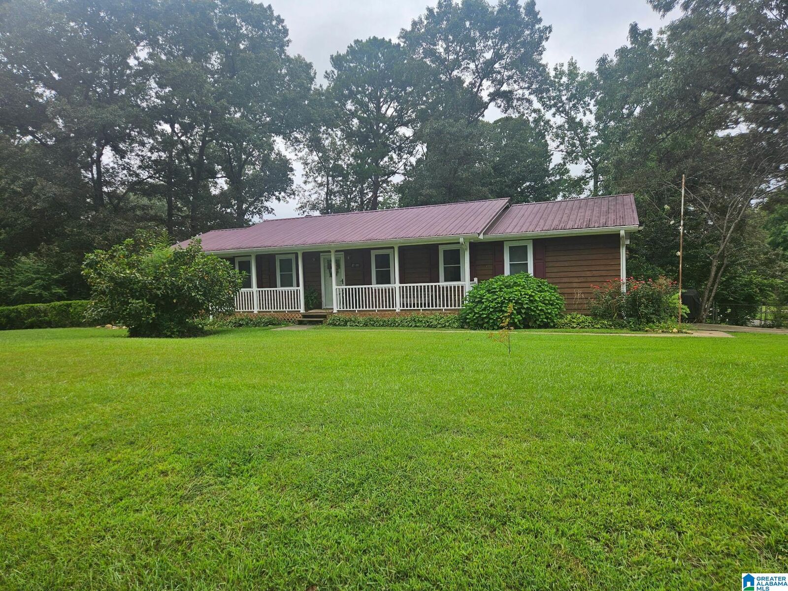 Property Photo: 500 Country Lane AL 36203