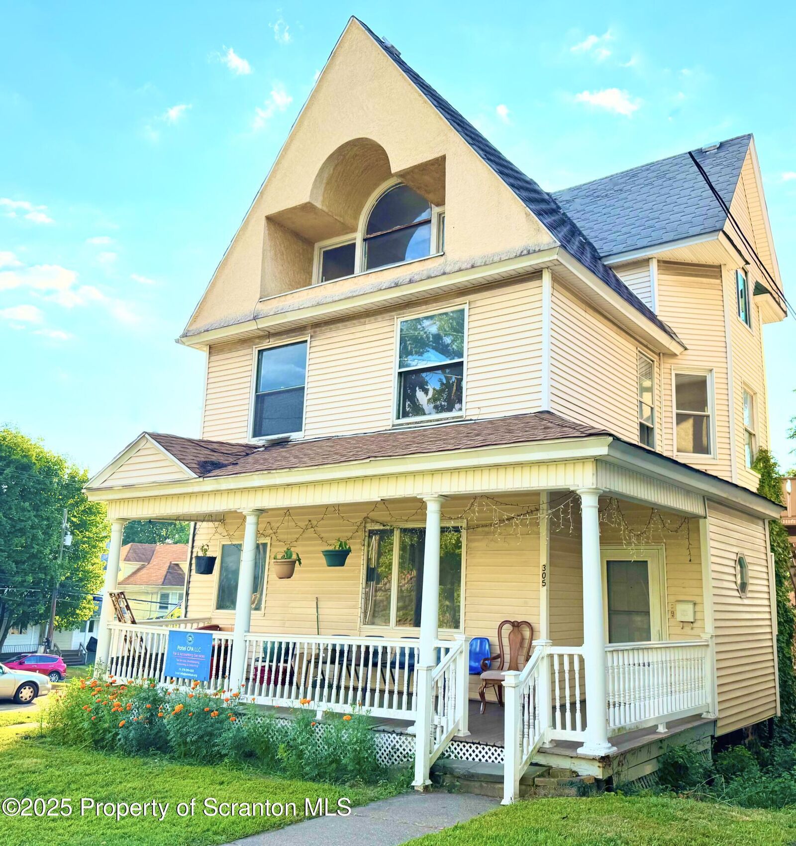 Property Photo: 305 Harrison Avenue PA 18510