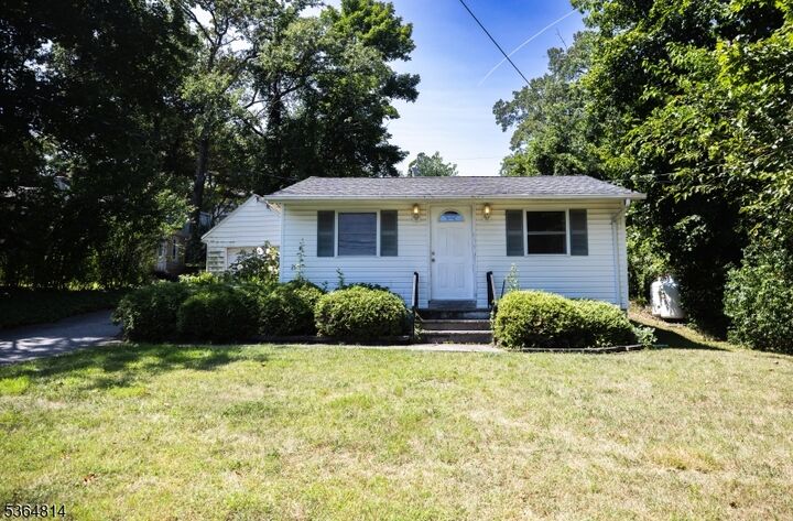 Property Photo:  28 Virginia Ave  NJ 07849 