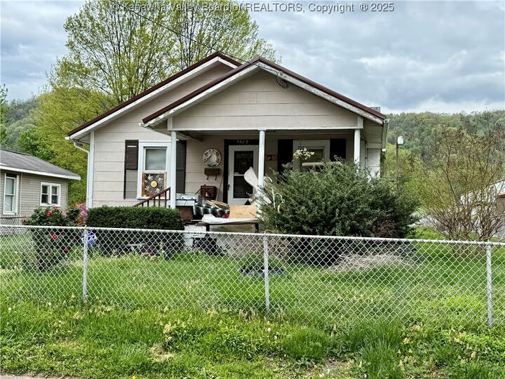 Property Photo:  5607 Raven Dr & 5609 Raven Drive  WV 25306 