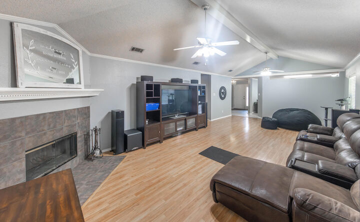 Property Photo: 6307 8th Street TX 79416