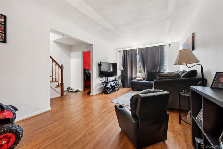 Property Photo:  959 E 220th Street  NY 10469 