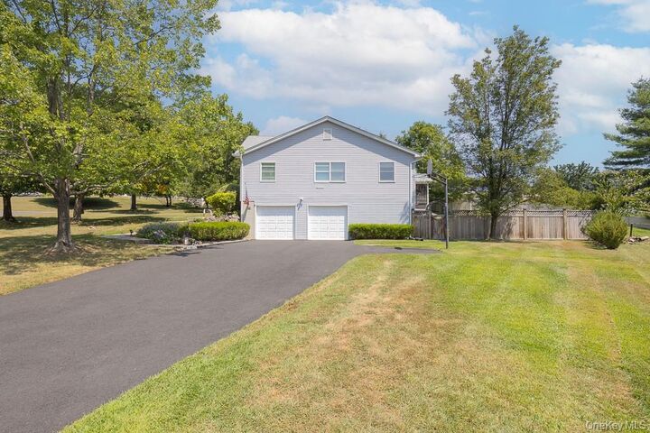 Property Photo:  10 Sloane Court  NY 10980 