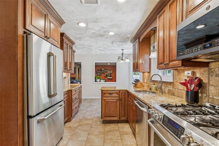 Property Photo:  42 Morris Avenue  NY 11755 