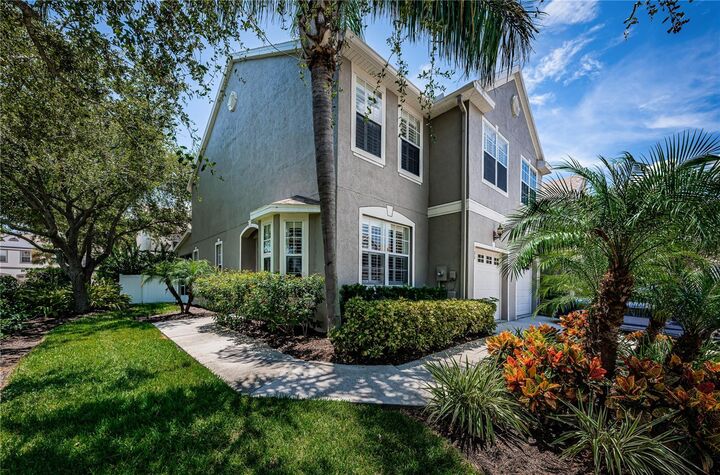 Property Photo:  580 Shoreham Court NE  FL 33716 