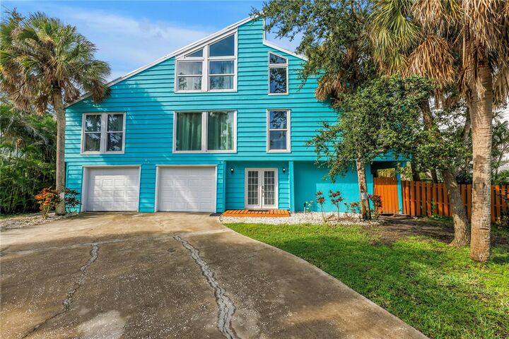 Property Photo:  156 Siesta Drive  FL 34242 