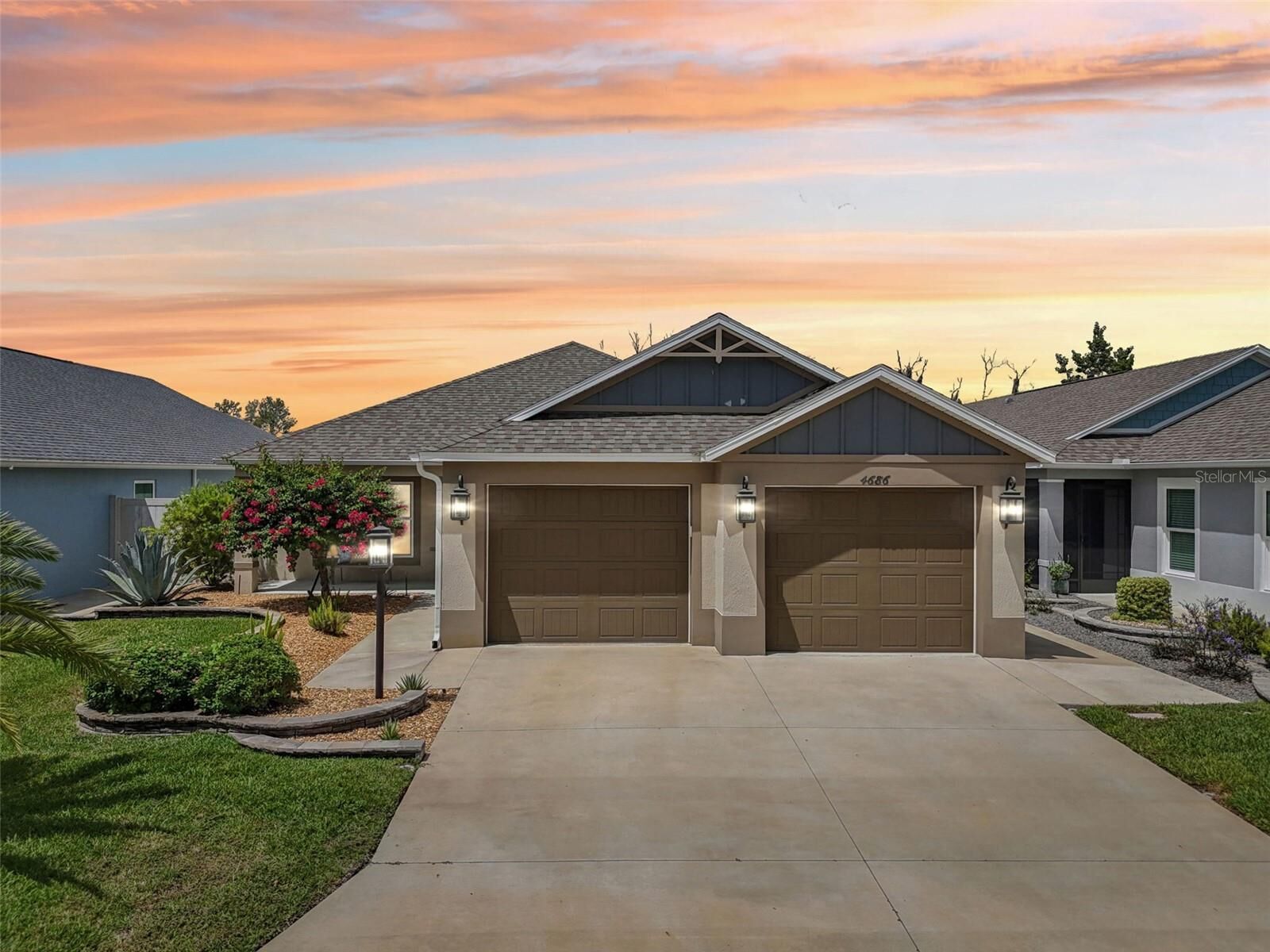Property Photo:  4686 Hiles Place  FL 32163 