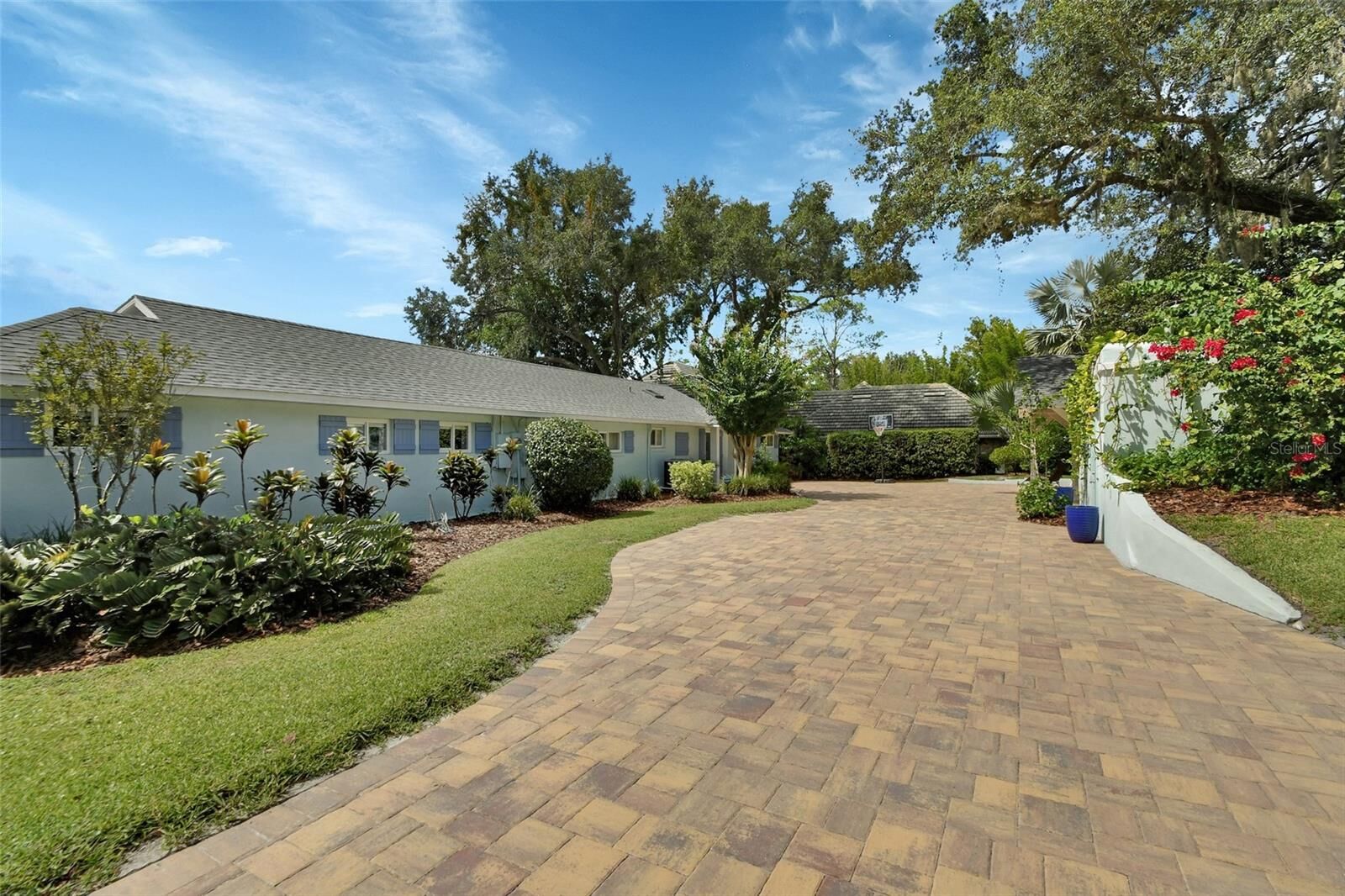 Property Photo: 1326 Trail By The Lake FL 32724