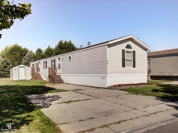 59491 Julie Lane  New Haven MI 48048 photo