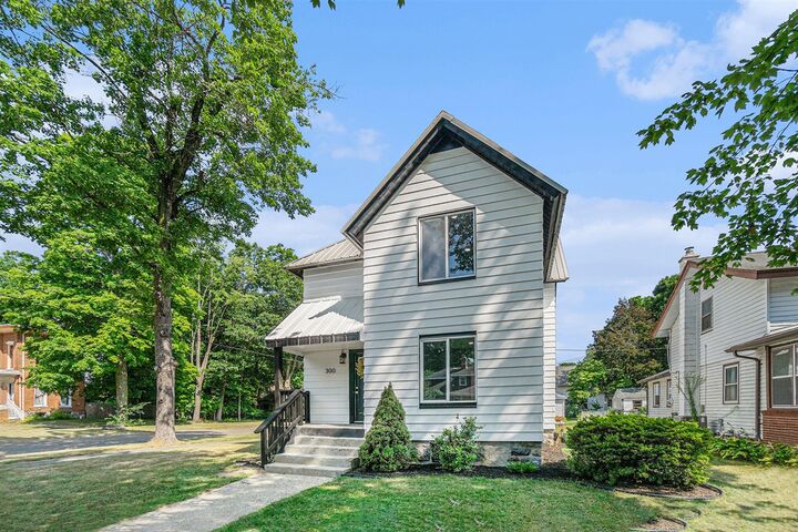 Property Photo:  300 E Bennett Street  MI 49093 