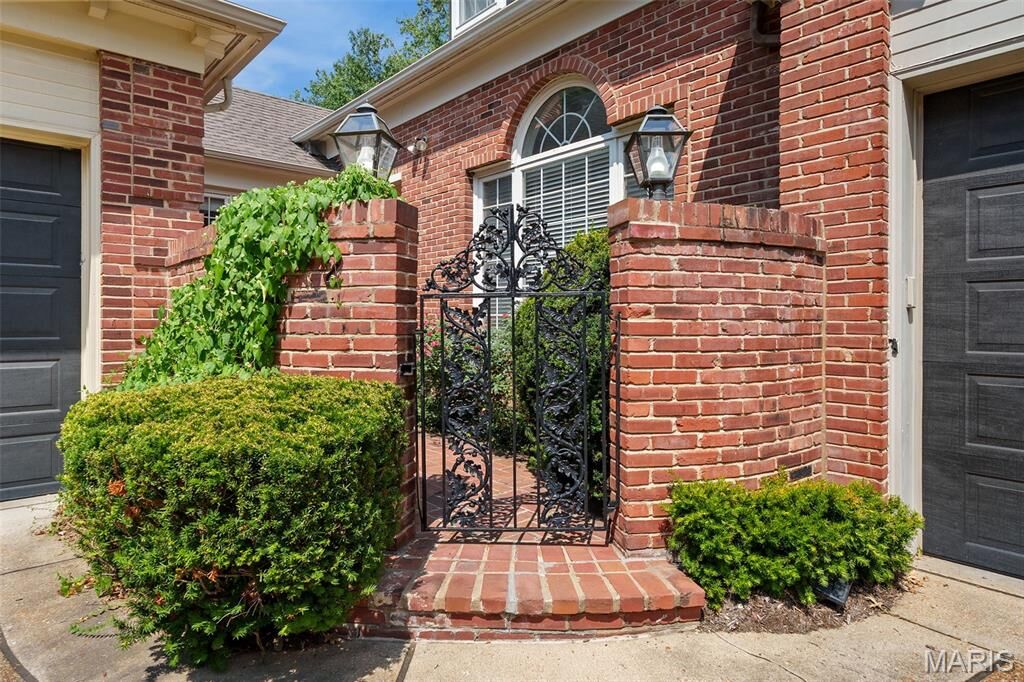 Property Photo: 2 Upper Price Road MO 63132
