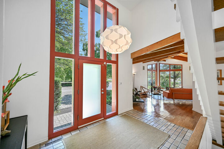 Property Photo: 9467 N Fairway Cir WI 53217