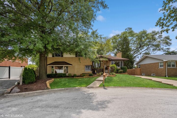 Property Photo:  6455 W 88th Place  IL 60453 