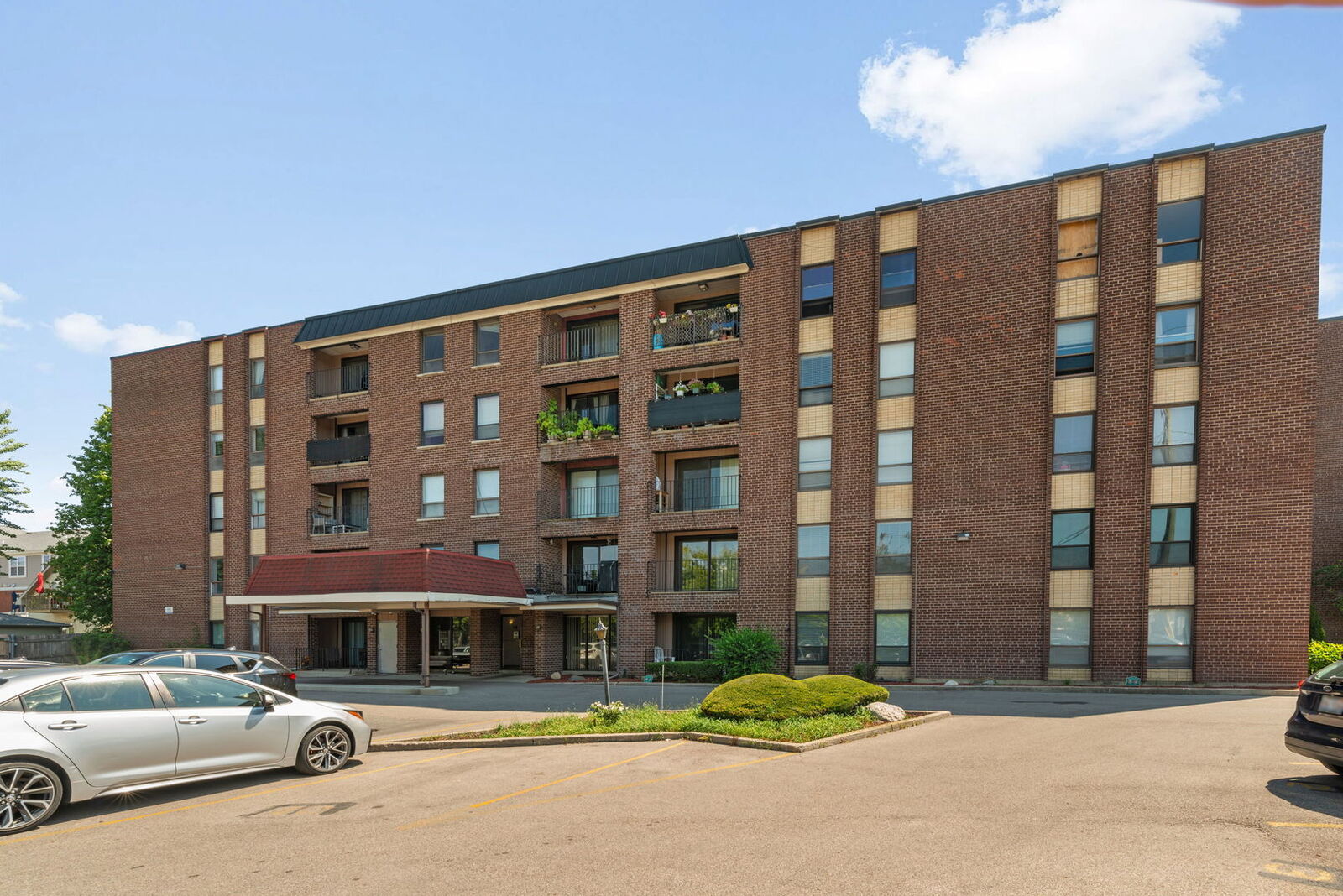 Property Photo:  6330 Lincoln Avenue 2E  IL 60053 