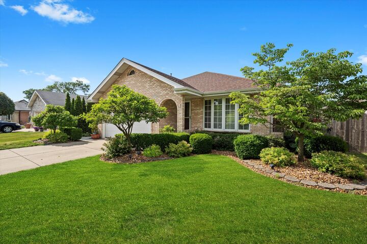 Property Photo:  5724 W 82nd Place  IL 60459 