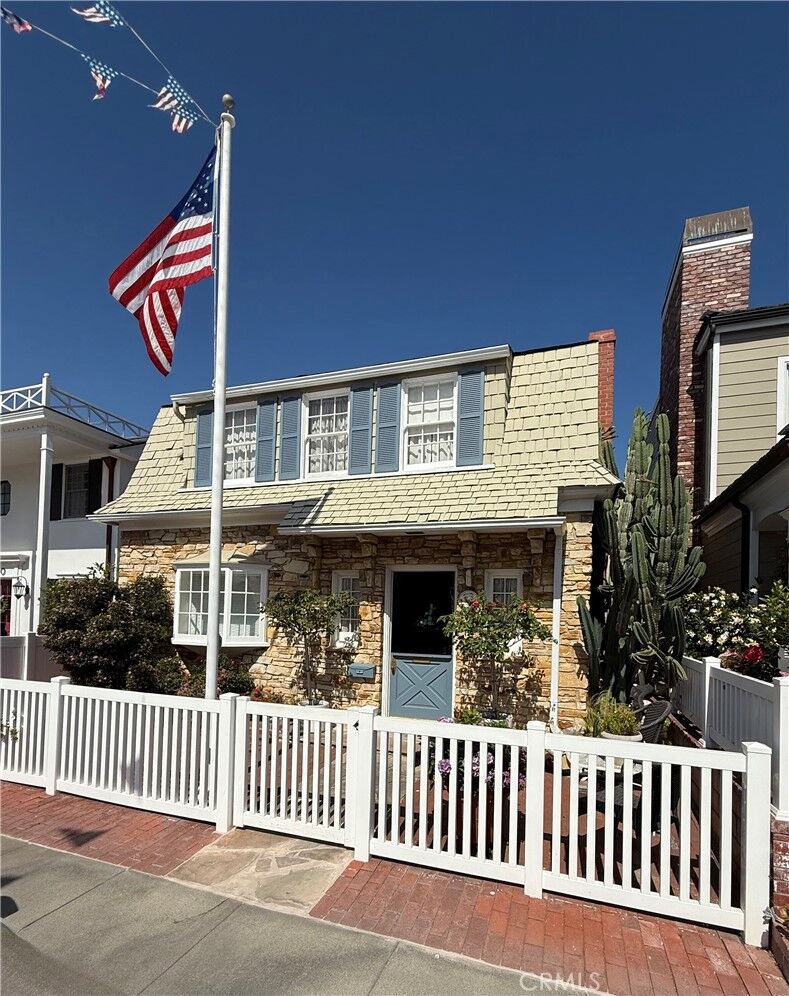 Property Photo: 308 Coral Avenue CA 92662