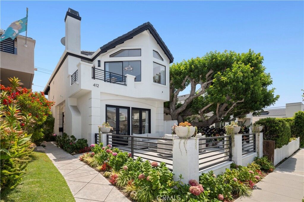 Property Photo: 412 Poinsettia Avenue CA 92625