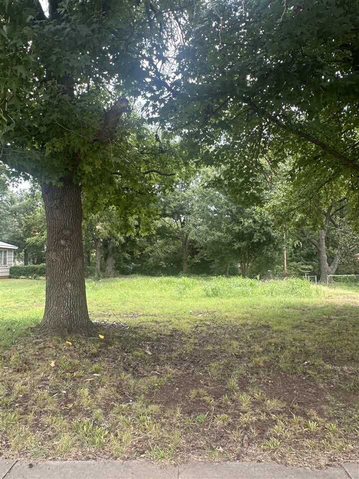 Property Photo:  1013 N 7th  OK 74601 