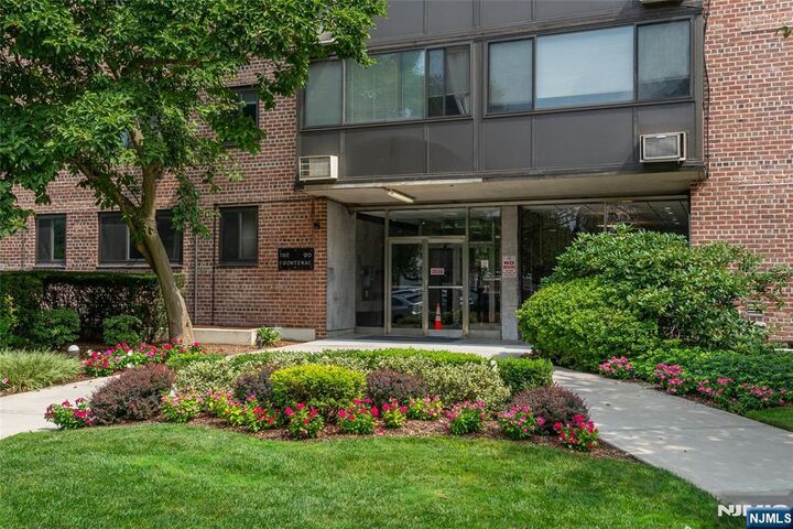 Property Photo:  90 Prospect Avenue 10A  NJ 07601 