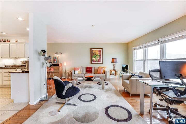 Property Photo:  252 The Promenade 252  NJ 07020 