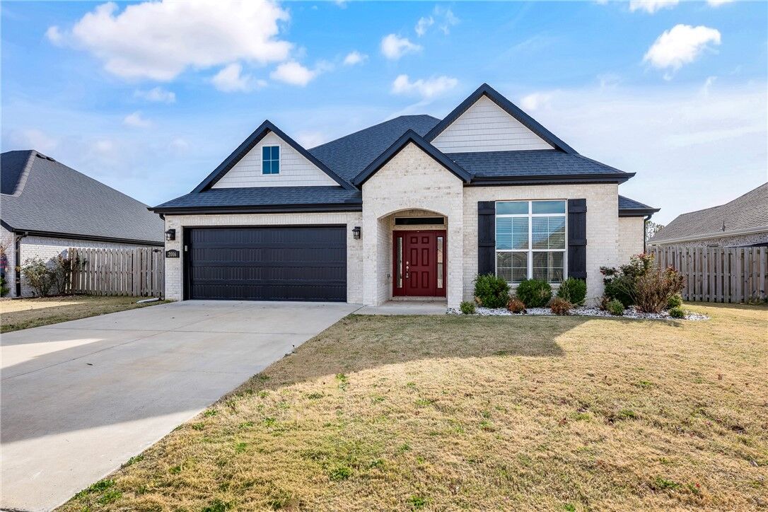 Property Photo: 2016 W Chandler Avenue AR 72758