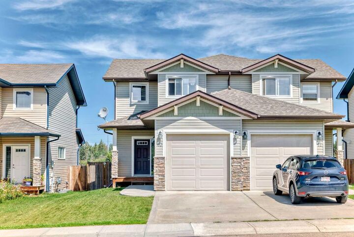 Property Photo: 10 Carlson Place AB T4P 0M3