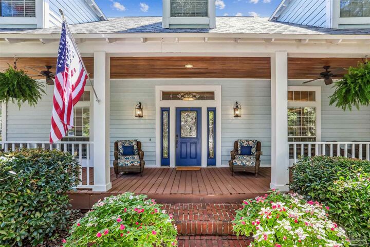 Property Photo: 10180 Bittern Dr FL 32507