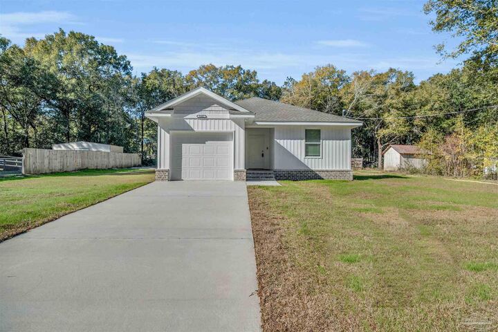 Property Photo:  3033 N 13th Ave  FL 32583 