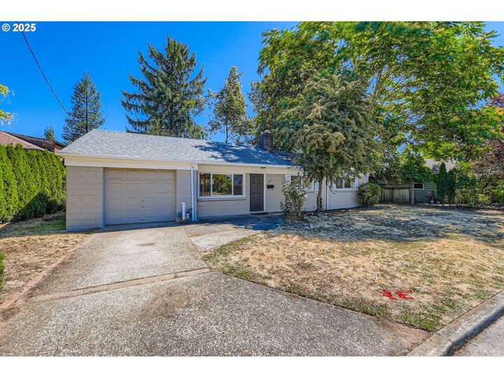 Property Photo:  450 NE 103rd Ave  OR 97220 